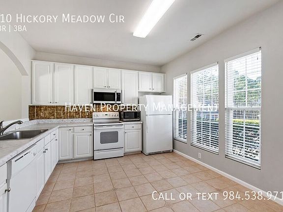 5th image of 410 Hickory Meadow Cir