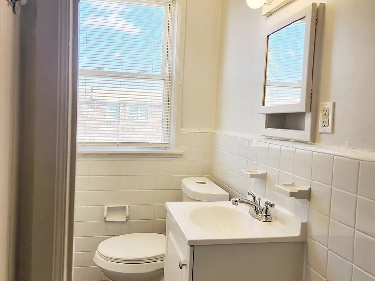 2601 N Heald St — Photo 33