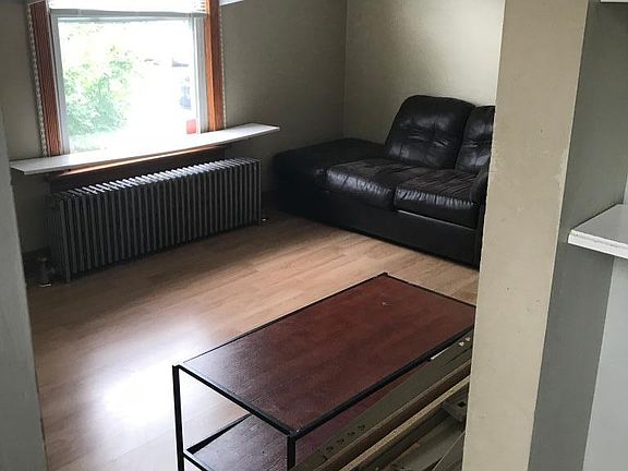 3rd image of 908 13th Ave S #1