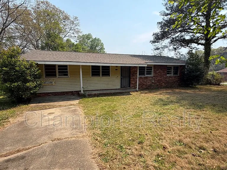 1502 Baker St — Photo 2