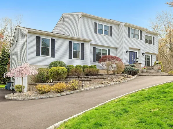 19 White Birch Court, New City, NY 10956