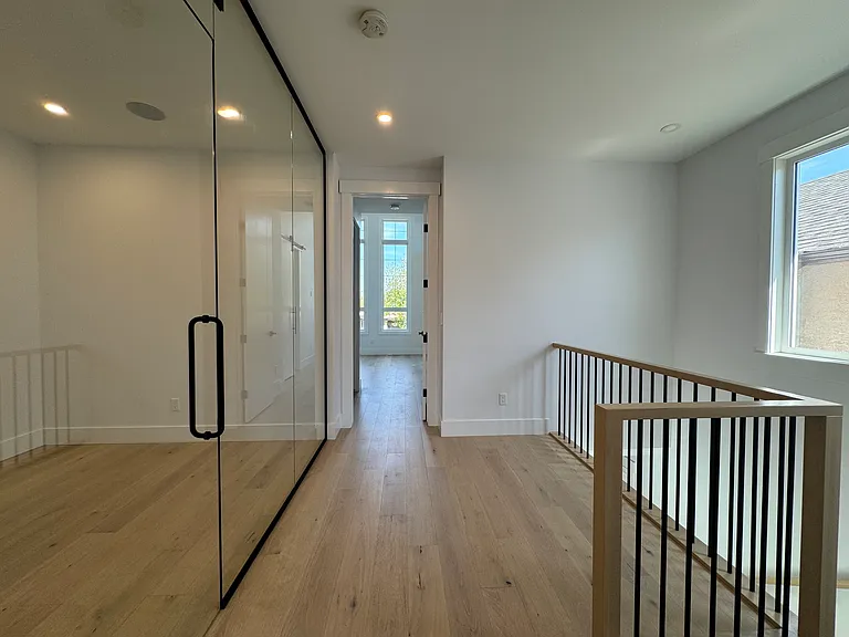 521 23rd Ave NE #521A — Photo 28