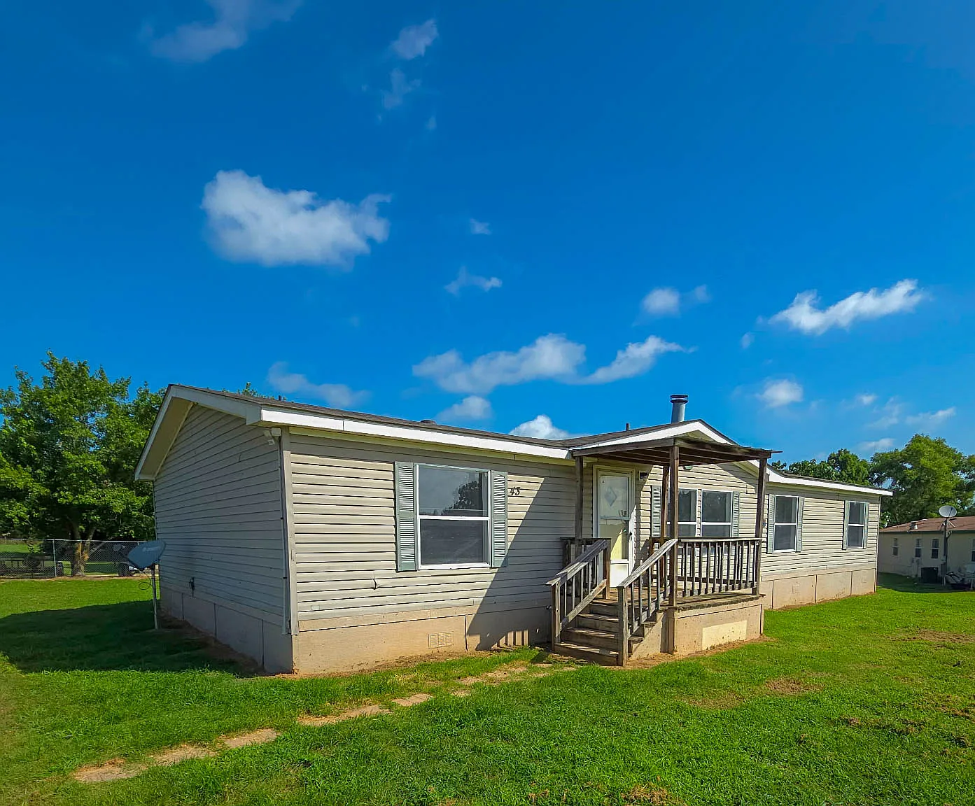 3 bed, 1700 sqft, $1,349 — Photo 1