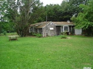 251 S Country Rd, Brookhaven, NY 11719