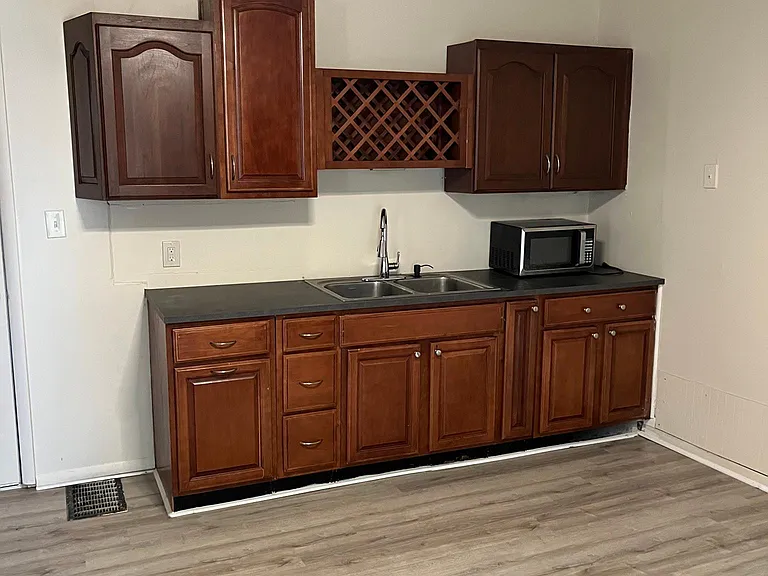 103 Railroad Ave #1 — Photo 1