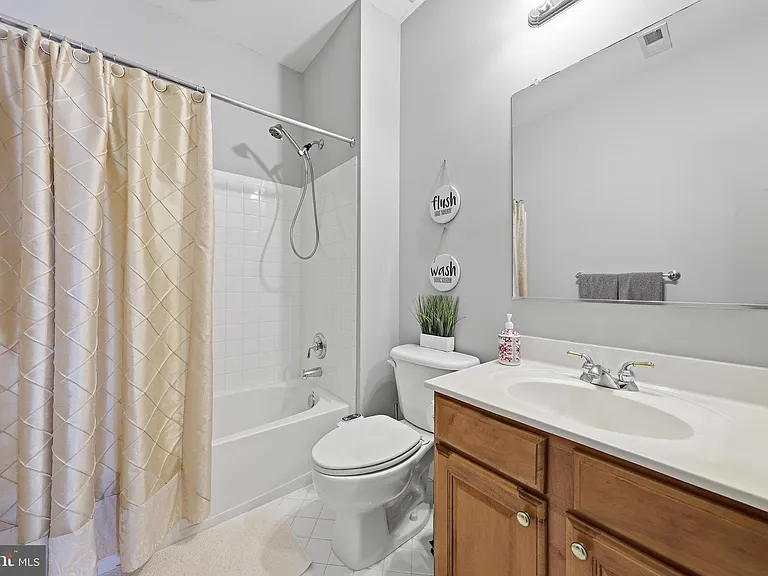 3852 Glasgow Way — Photo 28