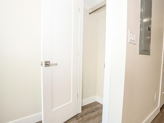 2nd image of 3800 Franklin St #1601