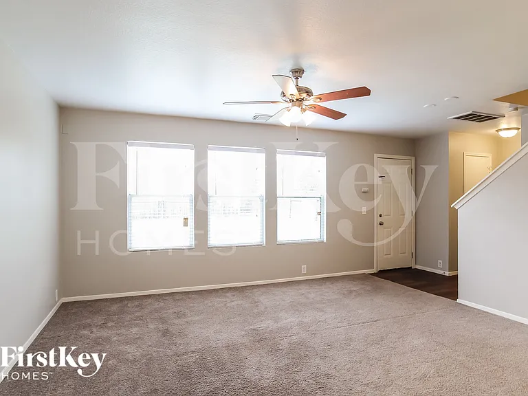 3122 Becker Glen St — Photo 3