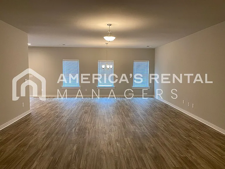 118 Barnett Pl — Photo 4