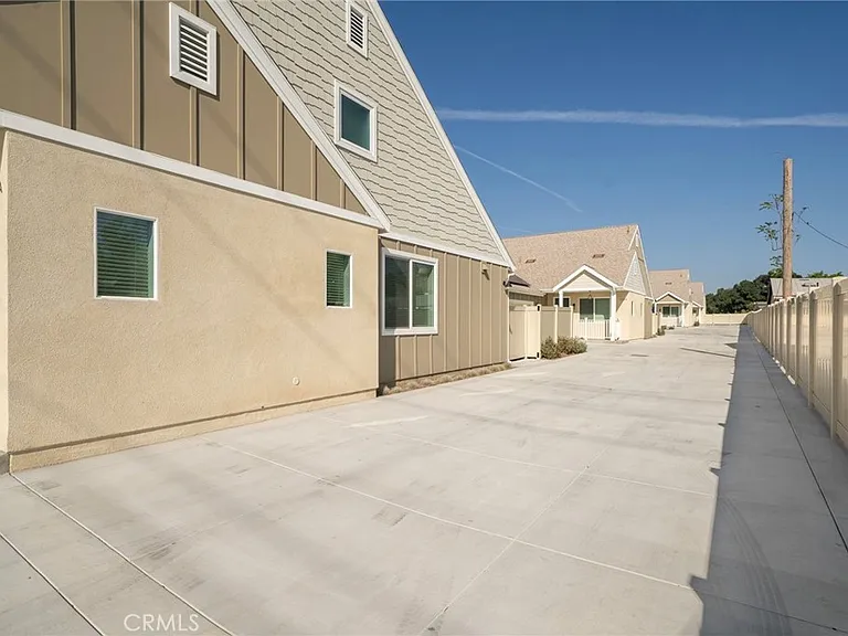 800 N Amelia Ave #A — Photo 23