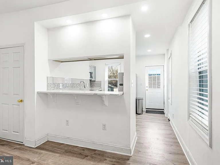 11 E Atlantic Ave — Photo 11