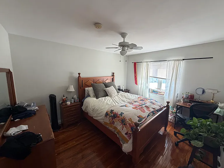 120 Sutherland Rd — Photo 8