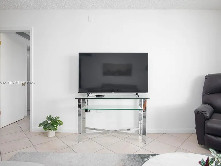 5555 Collins Ave #14U — Photo 30