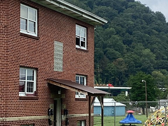 207 83rd better pic_06052024