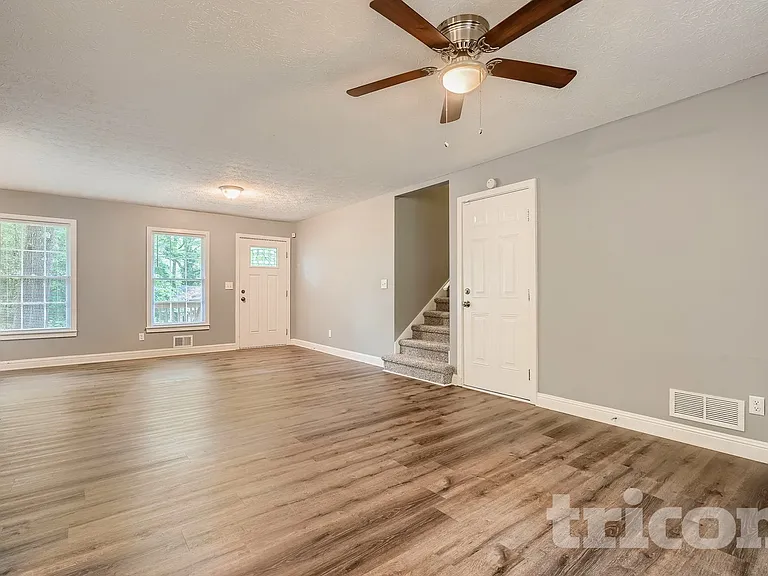 847 Raintree Way SE — Photo 4