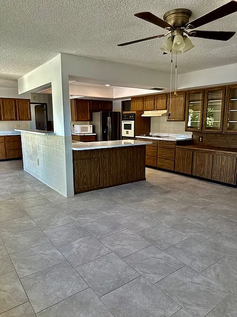 2 bed, 1982 sqft, $1,695 — Photo 3