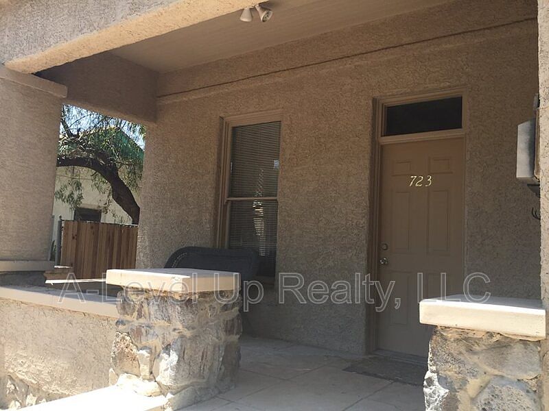 1st image of 723 E 6th St
