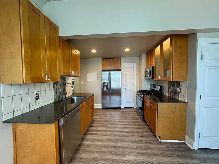 211 Loraine Ave — Photo 17
