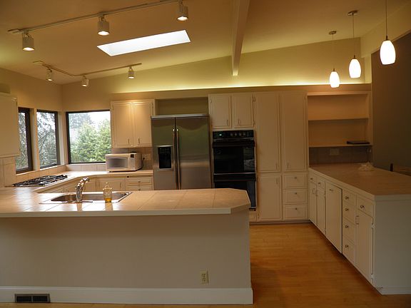 Stainless fridge & Thermador gas range