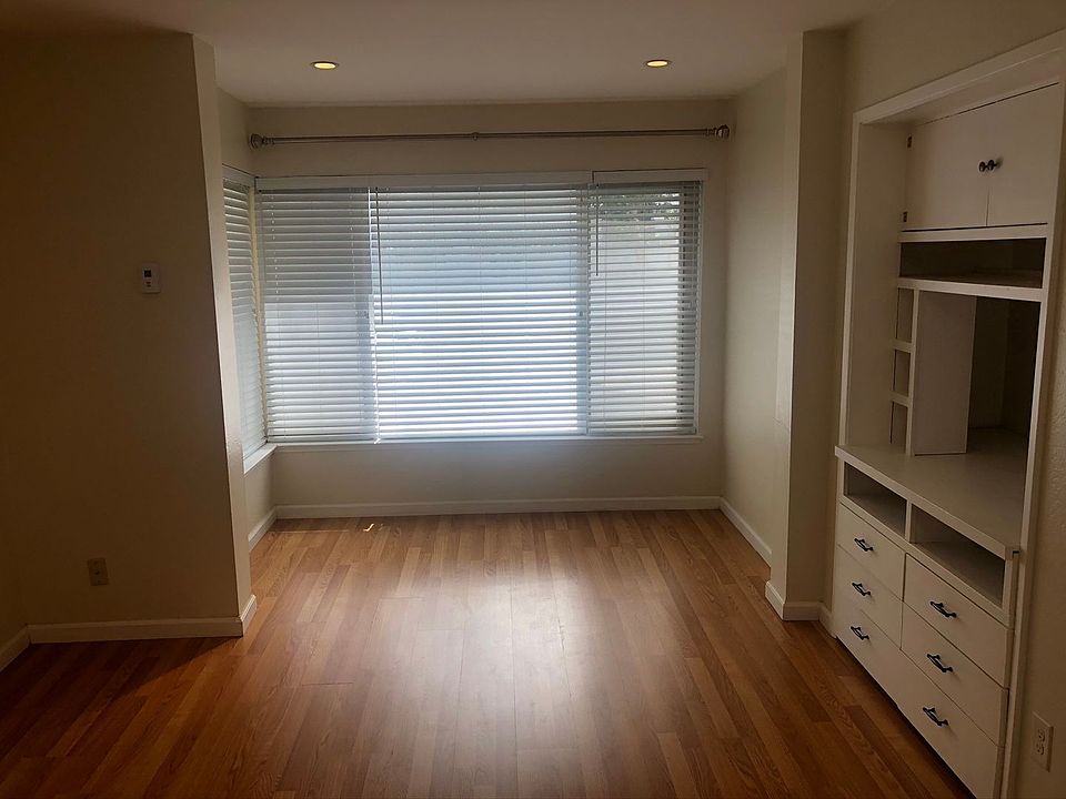 1st image of 101 Broderick St #105