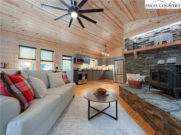 816 Arnold Jones Road, Creston, NC 28615