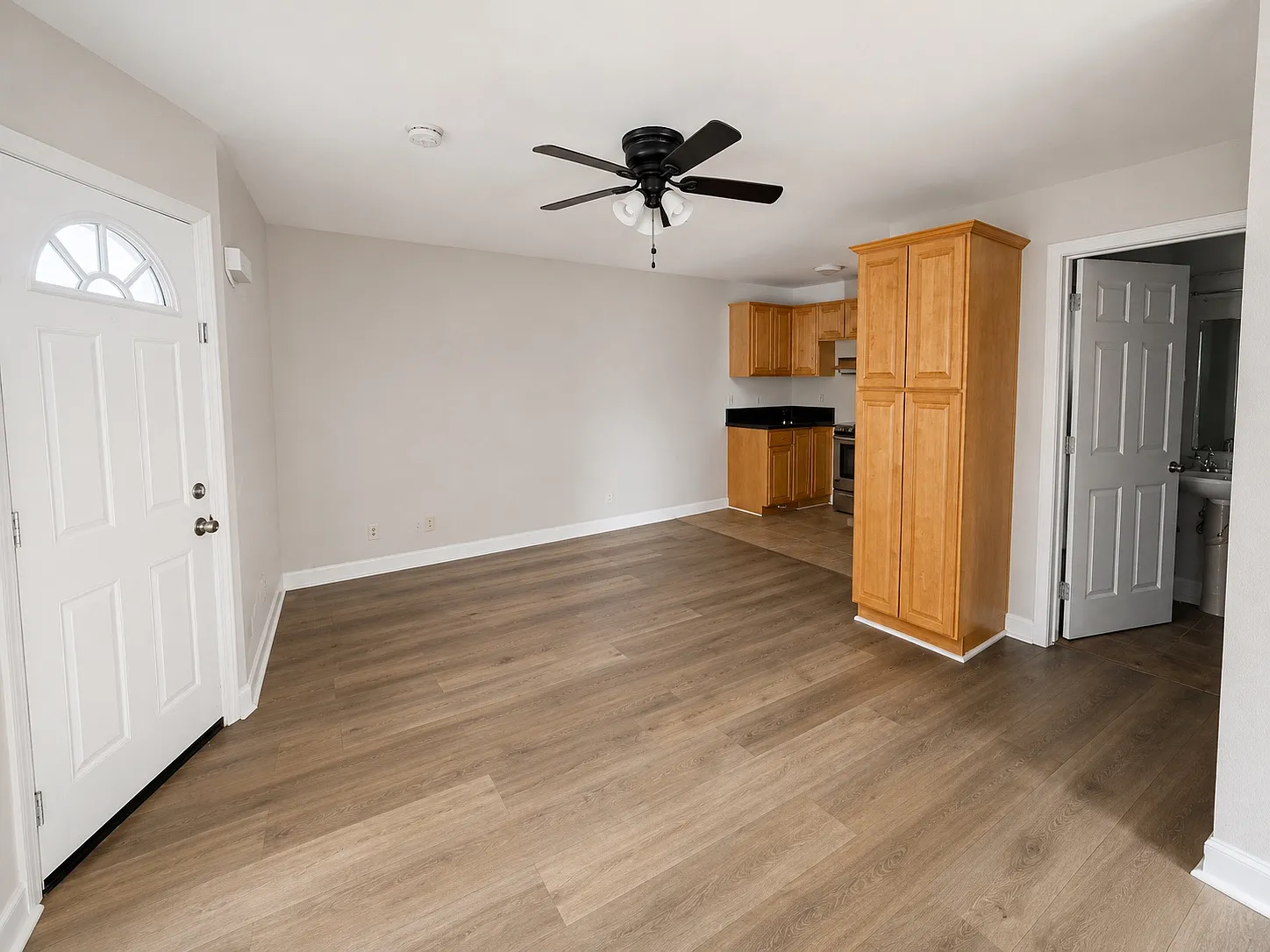 1 bed, $2,395 — Photo 2