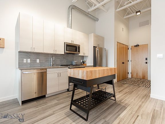 5th image of 515 W Aspen St #317