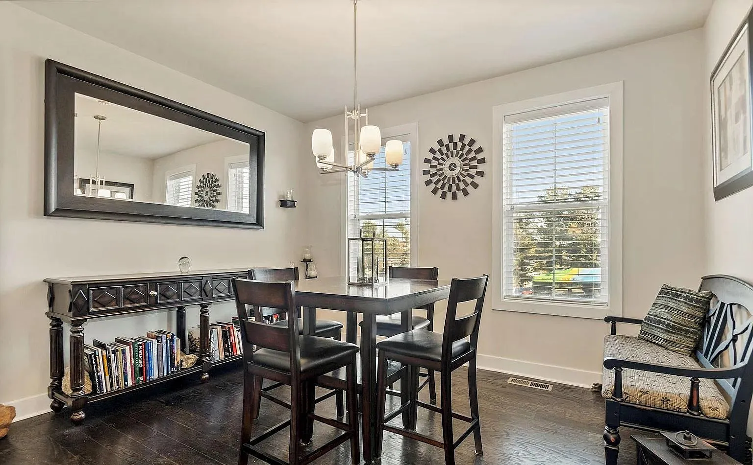 1 bed, 1.5 bath, 1100 sqft, $1,450 — Photo 3