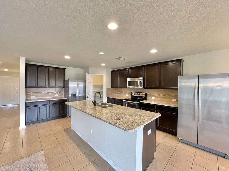 304 W Orion Dr — Photo 7