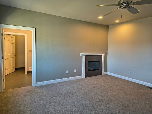 5th image of 1377 Browning St Unit A