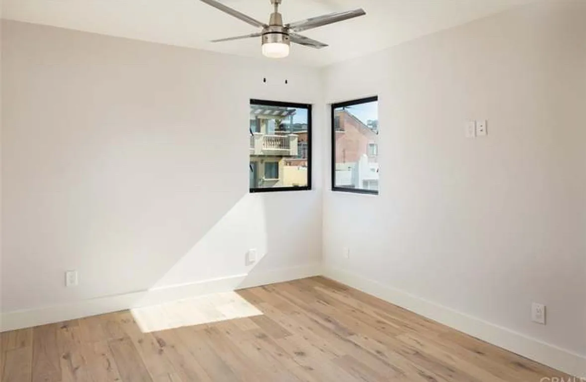 821 Manhattan Ave — Photo 4