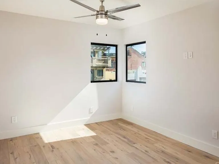 821 Manhattan Ave #5 — Photo 4