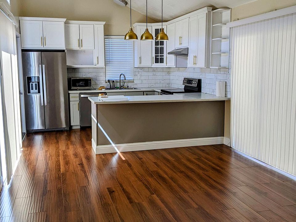 1st image of 34877 Starling Dr