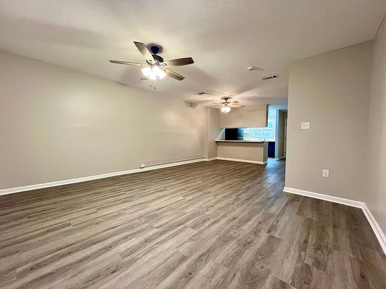 905 Brett Dr #E — Photo 10