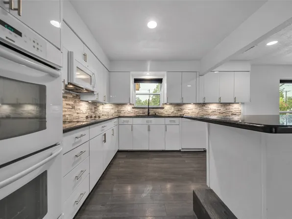 203 Lariat Trl, Ovilla, TX 75154