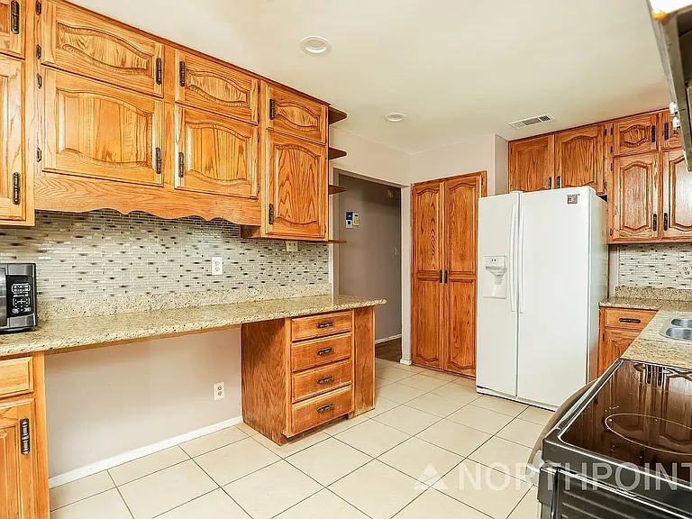 1060 Richmond Dr #1 — Photo 8