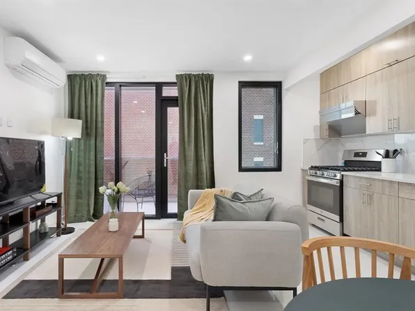 124-28 Queens Boulevard image 2 of 13