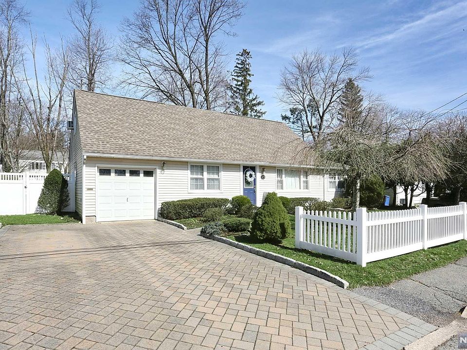 1st image of 29 Lockwood Dr