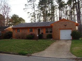 7 Huguenot Rd, Newport News, VA 23606