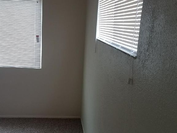 3rd image of 7 Coral Gables Ct