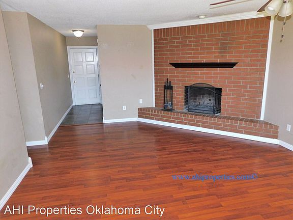 3rd image of 1113 NE 6th Pl