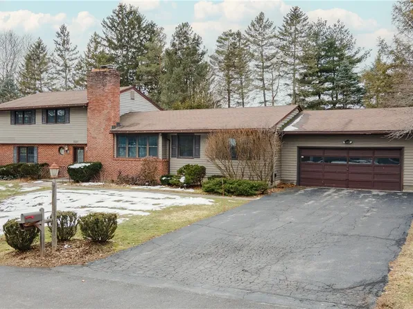 5221 Fairlawn Dr, Fayetteville, NY 13066