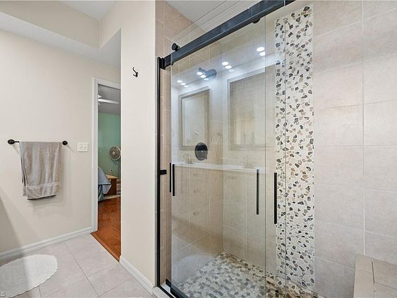 3rd image of 5810 Greenwood CIR #73