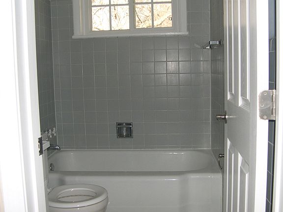 3rd image of 615 N Spring St APT 2