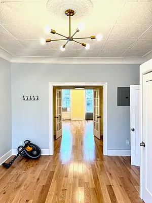 Rented by Alexander Bilu, LREB | media 28