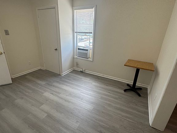 5th image of 4708 Queensbury Rd #4