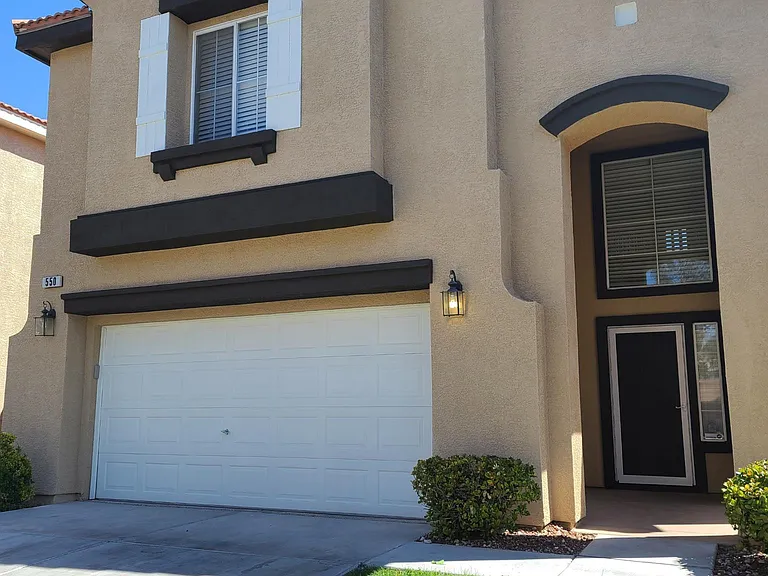 550 Artola St — Photo 5