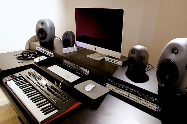 Rented by Halcyon Management Group LLC | media 27