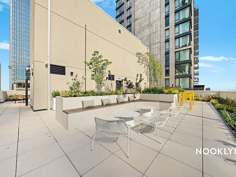 26-04 Jackson Ave #13K — Photo 46