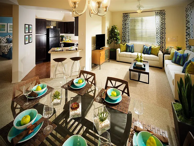 CHANDLER APARTMENT HOMES — Photo 6